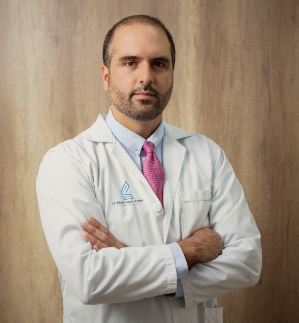 Dr. Efraín López